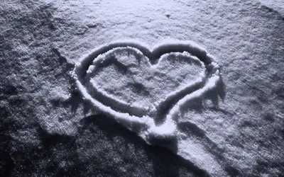 Сердце Снега В Красных Перчатках — стоковые фотографии и другие картинки  Символ сердца - Символ сердца, Снег, Рисовать - деятельность - iStock