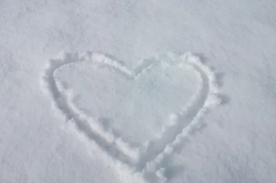 Сердечко из снега (49 фото) - 49 фото