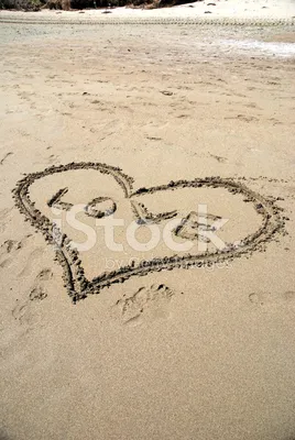 Сердце на песке, пальмы» — создано в Шедевруме