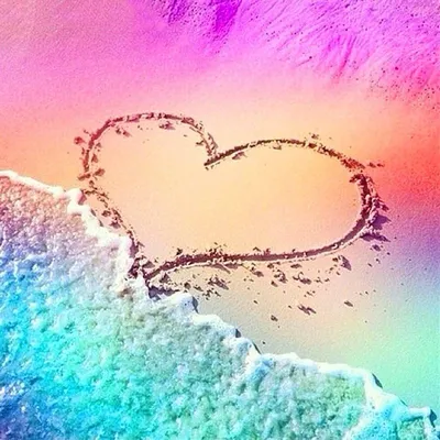 Постер Сердце на песке на стену купить от 290 рублей в арт-галерее DasArt