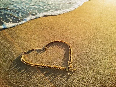 Обои Сердце на песке, картинки - Обои на рабочий стол Сердце на песке  картинки из категории: Любовь