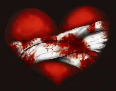 Красное Любящее Сердце Истекающим Кровью На Белом Полу — стоковые  фотографии и другие картинки Кровь - iStock