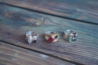 Серебряные кольца с натуральными камнями купить в интернет-магазине