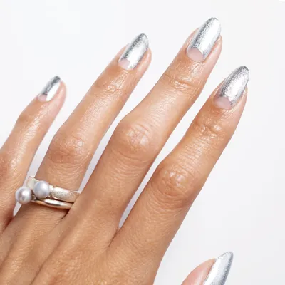 31 Sparkling New Year's Nails Ideas To Ring in 2023 | Allure