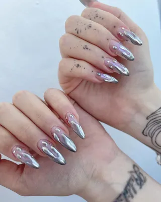 Серебряные ногти | crazy nails | manicure | Ногти, Портреты знаменитостей,  Знаменитости