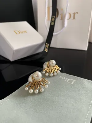 Серьги Dior Tribales Металл с матовой отделкой золотого цвета и бусины из  смолы белого цвета | DIOR