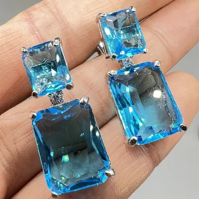 Круглые серебряные серьги с синим кварцем - Серьги с синим камнем  серебряные родированные (ID#87792677), цена: 1496 ₴, купить на Prom.ua