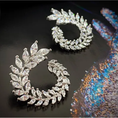 Серьги Chopard Happy Diamonds из белого золота 750 пробы с бриллиантами  10437 - купить сегодня за 170000 руб. Интернет ломбард «Тик – Так» в Москве