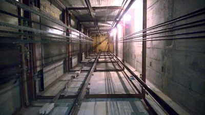 Shaft of elevator 1.6 m/s, 1000 kg - YouTube