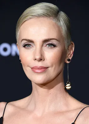 Pin by By Lf Formation on CHARLÍZE THERON☆Oscar`Actre§ | Charlize theron  short hair, Charlize theron hair, Short hair styles