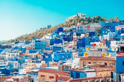 Синяя улица в Шефшауэн, Марокко - онлайн-пазл