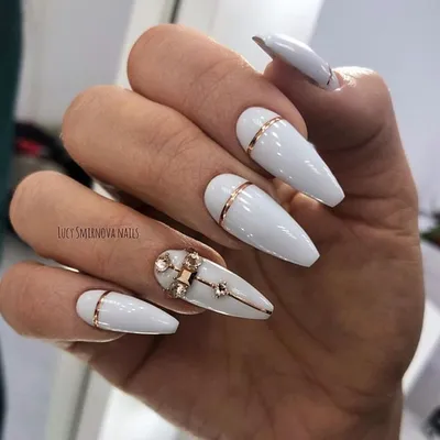 Взять пример: 36 идей стильного маникюра от знаменитостей | White nails,  Bling nails, White nail designs