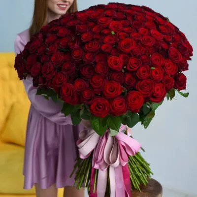 Купить Шикарный букет цветов 175 разноцветных роз Итерзен | UFL