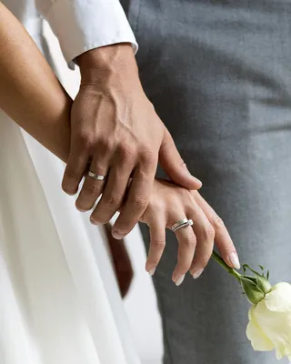 Инструкция для невест: каким должно быть мужское обручальное кольцо —  Советы Дворца