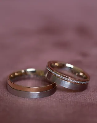 Купить Обручальное кольцо 10-152 из белого золота с бриллиантом в Москве,  цена 21590.35 RUB, артикул 10-152