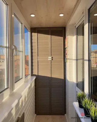 Идеи шкафов на балконе | Украшения для балкона, Дизайн балкона, Маленькие  кухонные столы