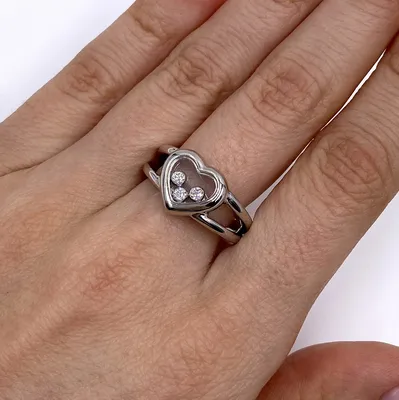 Кольцо Chopard Happy Diamonds Icons Heart купить в Москве за 145 000 руб.  Женские Белое золото