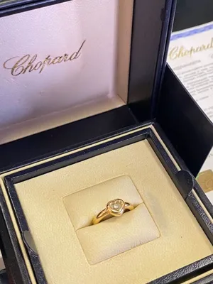 Кольцо Chopard Happy Diamonds купить в Москве за 250 000 руб. Женские Белое  золото С историей