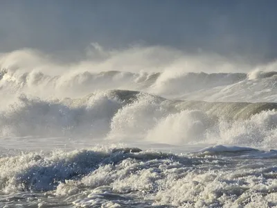 Признаки возникновения штормов на отдельных морях и океанах