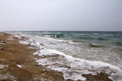 КУДА ПОЕХАТЬ|ЧТО ПОСМОТРЕТЬ on Instagram: \"Море волнуется. Штормовое море у  берегов Геленджика. Автор: @ant.sokolov #more_guide\"
