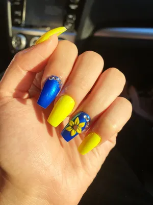 Новинки синего маникюра: 80 свежих фото | Manicura de uñas, Manicura,  Manicuras