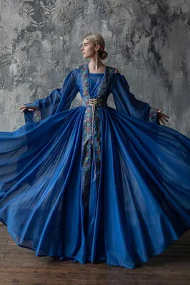 Темно-синее платье миди с расклешенной юбкой и длинными рукавами | КУПИТЬ- ПЛАТЬЕ.РУ - интернет-магазин красивых платьев