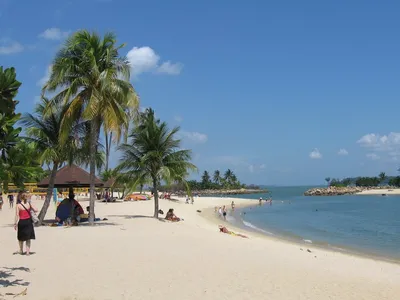 Пляж Palawan, остров Sentosa, Сингапур Стоковое Фото - изображение  насчитывающей день, ландшафт: 75579074