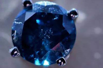 Самый крупный голубой бриллиант в мире продан на аукционе почти за $44 млн  - ЯПлакалъ