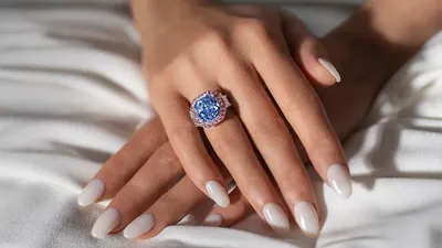Почему цветные бриллианты популярны