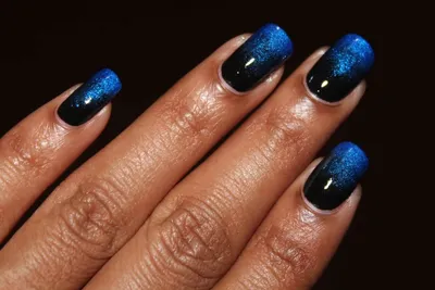 Синий маникюр: 5 лаков для ногтей, которые помогут повторить самый летний  тренд