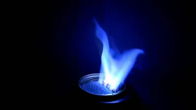 синий горящий огонь с водой на черном фоне, синее пламя фон картинки и Фото  для бесплатной загрузки