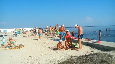 Пляж Скадовска работает, хотя и не открыт