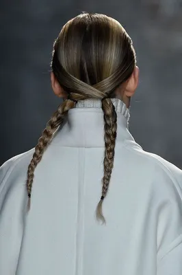 Braids Tallinn - Очень люблю сложные причёски) Когда вижу что-то достойное  в сети, руки чешутся повторить) Это не отменяет и авторских работ, но на  них идёт больше времени) Ещё раз повторю: плетение