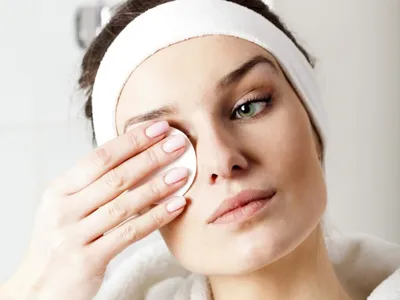 Как правильно снять макияж с глаз | Female City - Женский журнал | Дзен