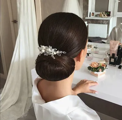 Свадебная прическа на длинные волосы, советы свадебных стилистов - студия  Юлии Ксениты