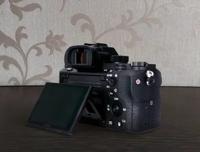 Сравнил iPhone 13 Pro против камеры Leica Q2 за 450 тысяч рублей. Вот это  разница!