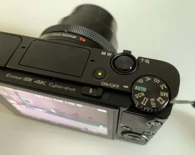 Sony Cyber-shot DSC-RX100M3 распаковка и первое знакомство. - YouTube