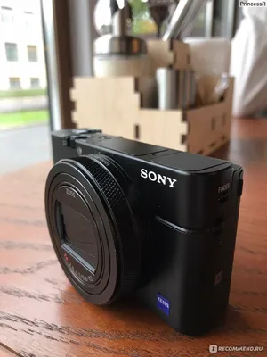 Компактная камера RX100 VII с уникальной технологией автофокусировки | DSC-RX100M7G  | Sony Middle East