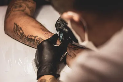 Уход за татуировкой - способы и правила | Стайлер