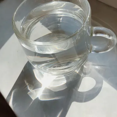 стакан воды эстетика/ эстетика в стакане | Наталия орейро, Фотография тела,  Идеи для фото