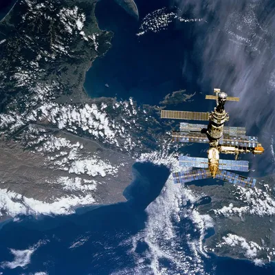Станция «Мир»: как появилась первая исследовательская база на орбите -  Лайфхакер