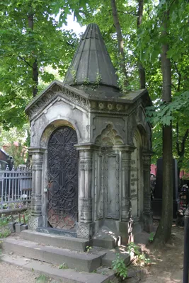 В центре смоленского города нашли старинные надгробия: Достижения: Моя  страна: Lenta.ru