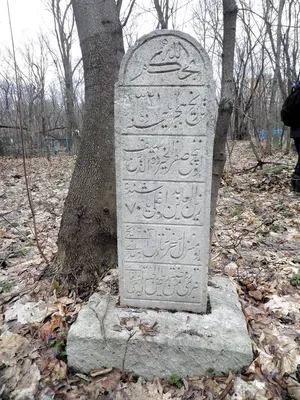 В Твери при замене бордюрного камня нашли старинные надгробия - Газета  «Караван Ярмарка»