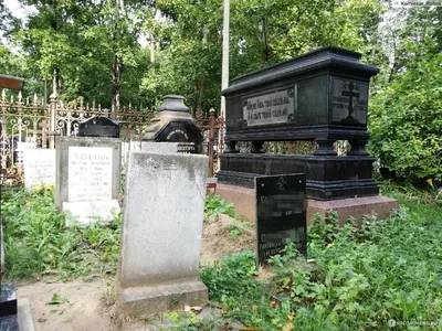 Введенье. Старинные надгробия во дворе бывшей Вознесенской церкви - Retro  photos