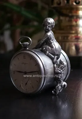 Старинные Голландские часы с боем и указателем фаз луны - удивляющий ценный  подарок на юбилей шефу руководителю охотнику рыбаку