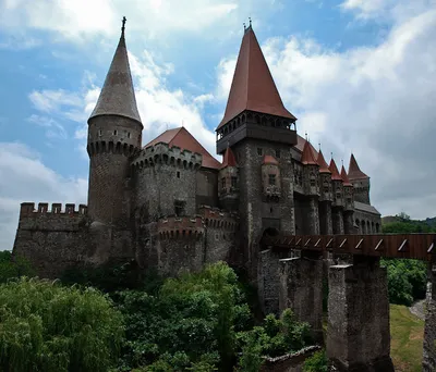 25 самых красивых замков мира: средневековые, древние и старинные | Planet  of Hotels