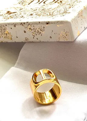 Стильные кольца для ваших образов в стиле casual⚡️ Широкое кольцо 2250₽  Размер 16,5 18 Узкое кольцо 1000₽ Размер 16 17 | Instagram