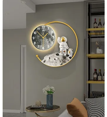 Современные минималистичные часы космонавта, стильные, легкие, роскошные,  подходят для гостиной, детской комнаты, с эффектом освещения - купить по  низкой цене в интернет-магазине OZON (1165165914)
