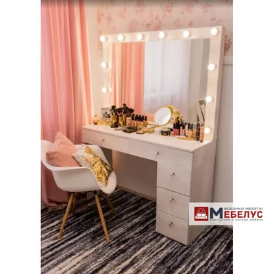 Туалетный столик для макияжа с гримерным зеркалом | Столик для макияжа,  Спальня в мансарде дизайн, Туалетный столик для макияжа