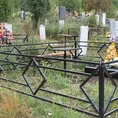 Столик на могилу купить в Москве | Столы для кладбища заказать